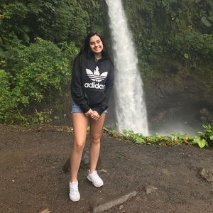 Meet your Posher, Maria